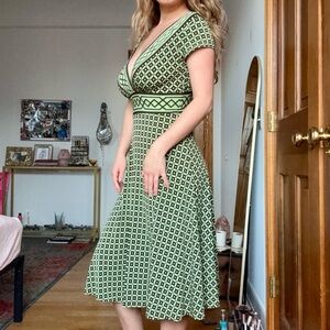 Maggy London Green/Brown Print V-Neck Midi Dress